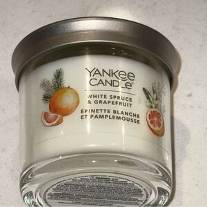 Yankee Candle White Citrus & Pine Scented Candle